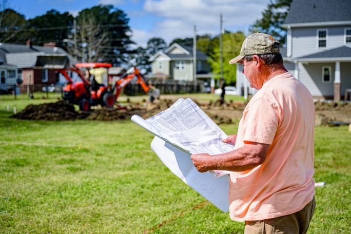 Nên xây nhà trọn gói hay tách thầu từng phần?